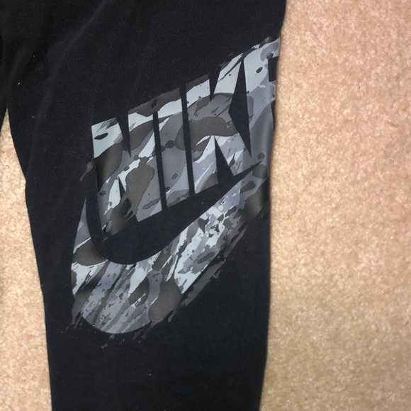 Nike Leggings - Picture 2 of 3